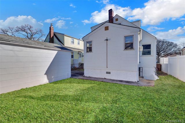 140 Arlington Avenue, Valley Stream, NY 11580