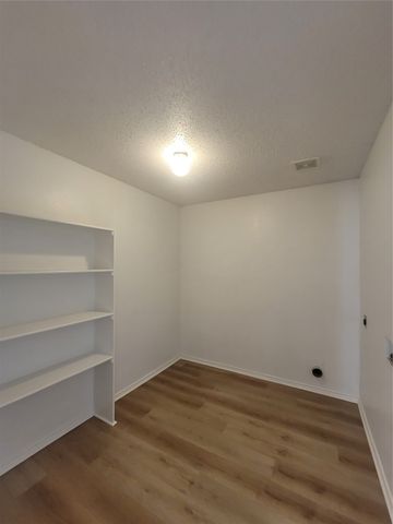 4861 Parkview Hills Lane, Fort Worth, TX 76179