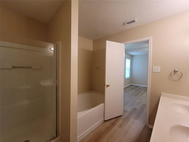 4861 Parkview Hills Lane, Fort Worth, TX 76179