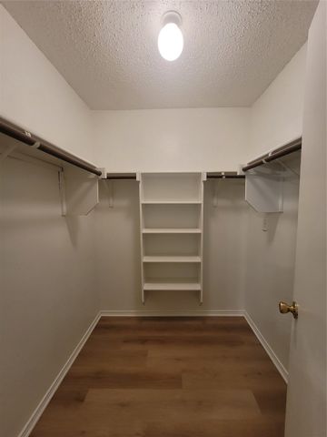 4861 Parkview Hills Lane, Fort Worth, TX 76179