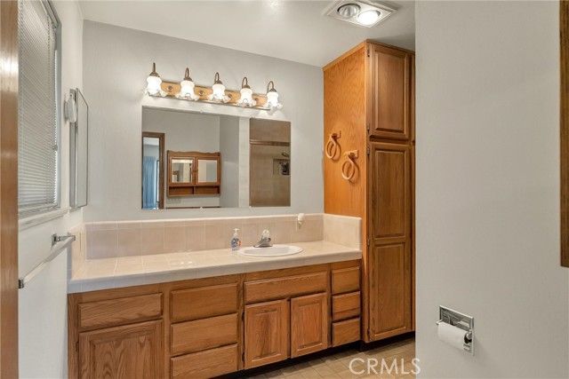 5586 Travis, Paradise, CA 95969