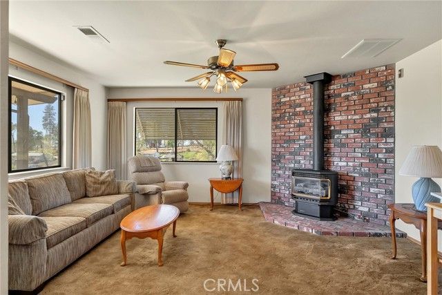 5586 Travis, Paradise, CA 95969