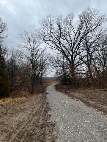 1600 HWY 240, Fayette, MO 65248