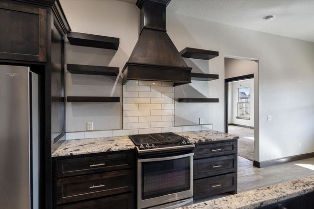 7655 Northgate Dr, Elgin, OK 73538