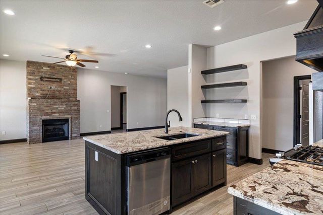 7655 Northgate Dr, Elgin, OK 73538