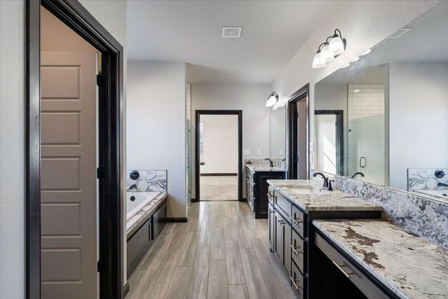 7655 Northgate Dr, Elgin, OK 73538