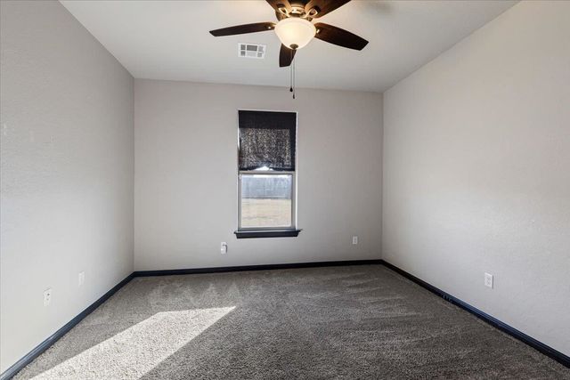 7655 Northgate Dr, Elgin, OK 73538