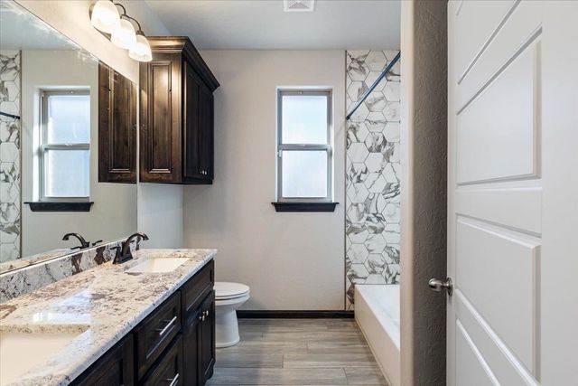 7655 Northgate Dr, Elgin, OK 73538