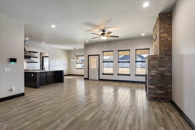 7655 Northgate Dr, Elgin, OK 73538