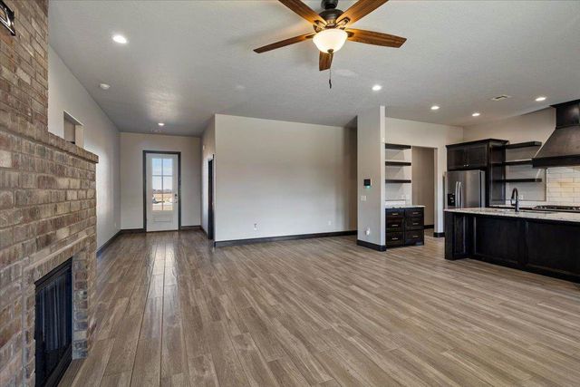 7655 Northgate Dr, Elgin, OK 73538