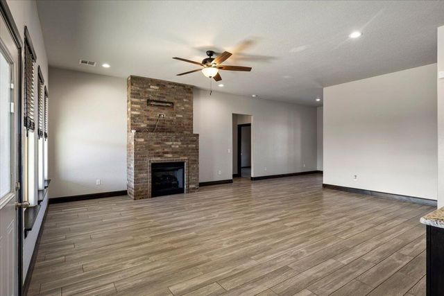 7655 Northgate Dr, Elgin, OK 73538