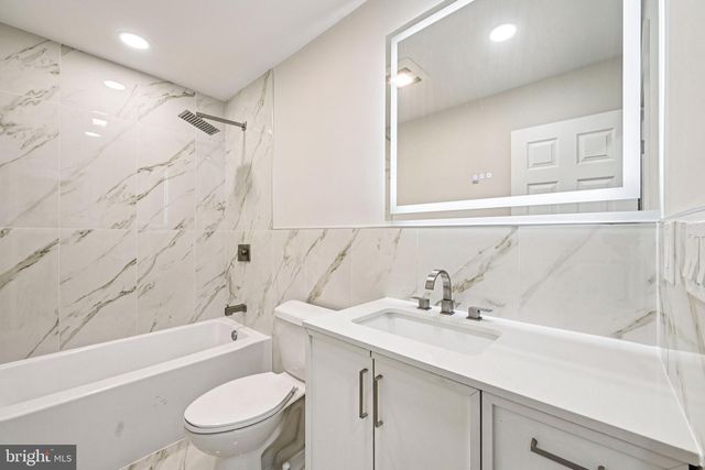5806 MIRIAM DR, Sykesville, MD 21784