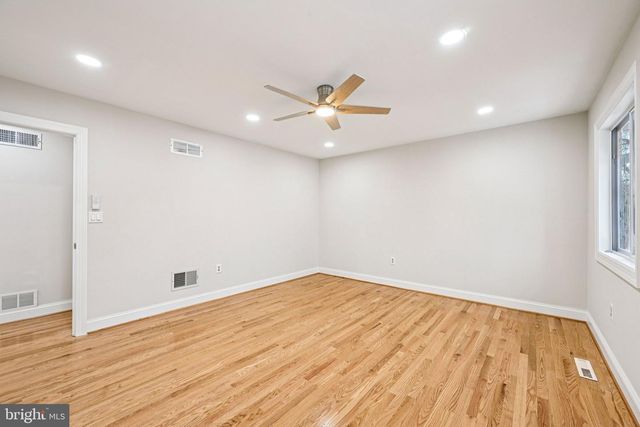 5806 MIRIAM DR, Sykesville, MD 21784