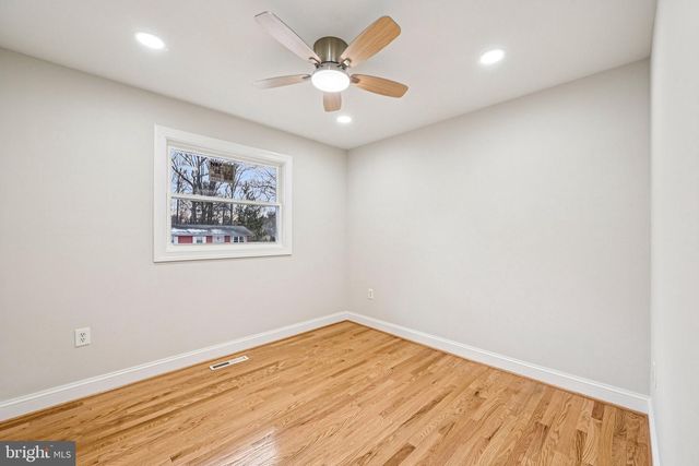 5806 MIRIAM DR, Sykesville, MD 21784