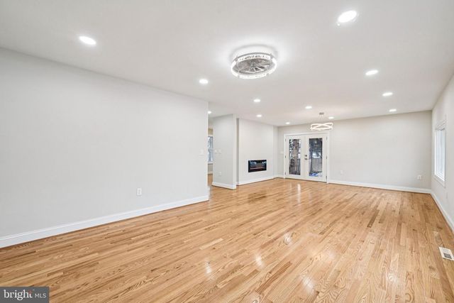 5806 MIRIAM DR, Sykesville, MD 21784