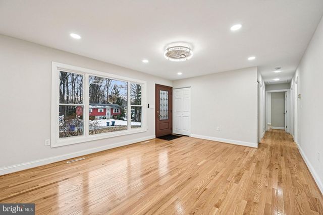 5806 MIRIAM DR, Sykesville, MD 21784