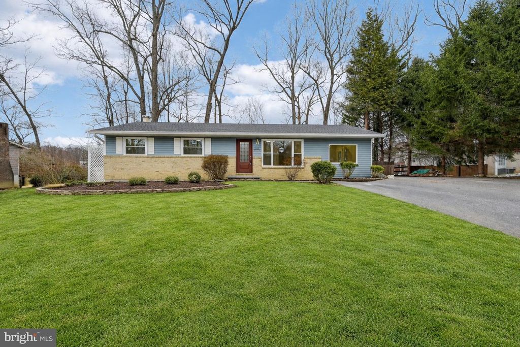 5806 MIRIAM DR, Sykesville, MD 21784
