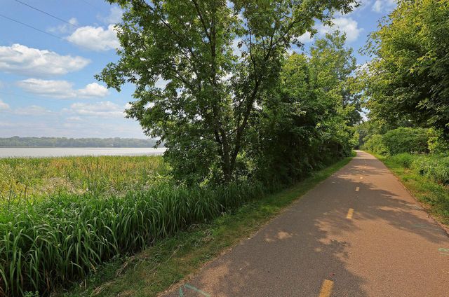 4660 Island View Drive, Mound, MN 55364