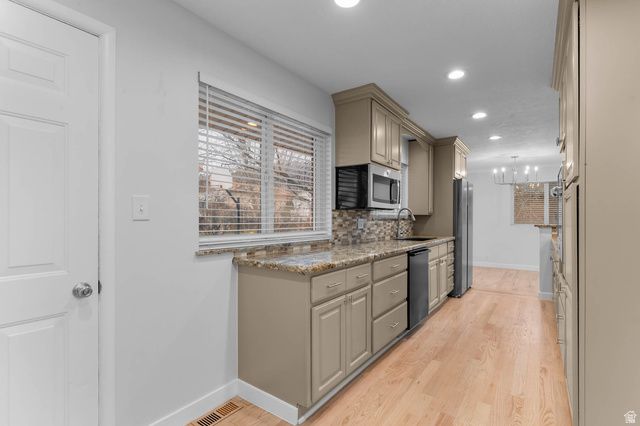 537 E 300 N, Kaysville, UT 84037