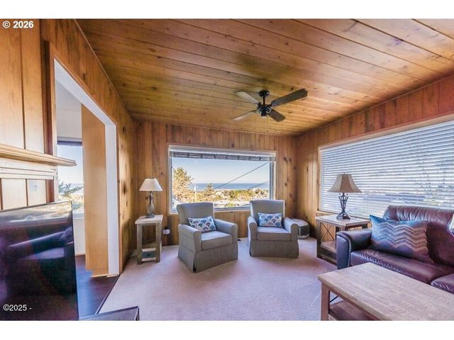 1740 Ne 16TH St, Lincoln City, OR 97367