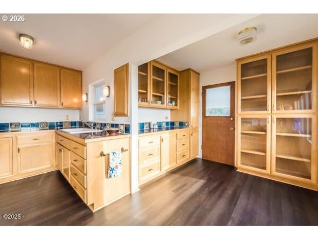 1740 Ne 16TH St, Lincoln City, OR 97367