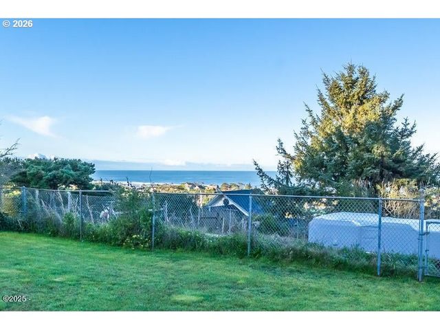 1740 Ne 16TH St, Lincoln City, OR 97367