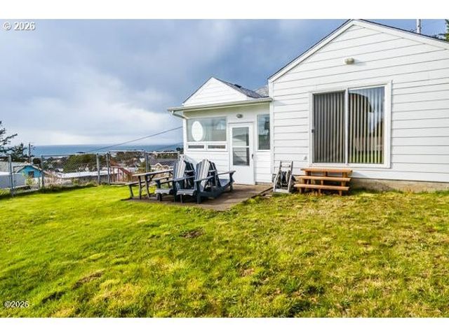 1740 Ne 16TH St, Lincoln City, OR 97367