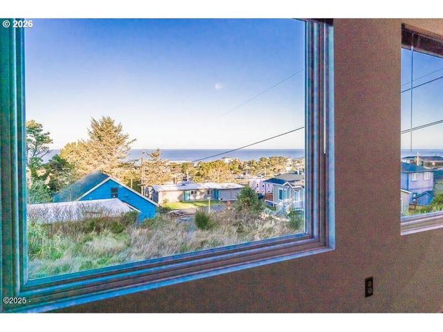 1740 Ne 16TH St, Lincoln City, OR 97367