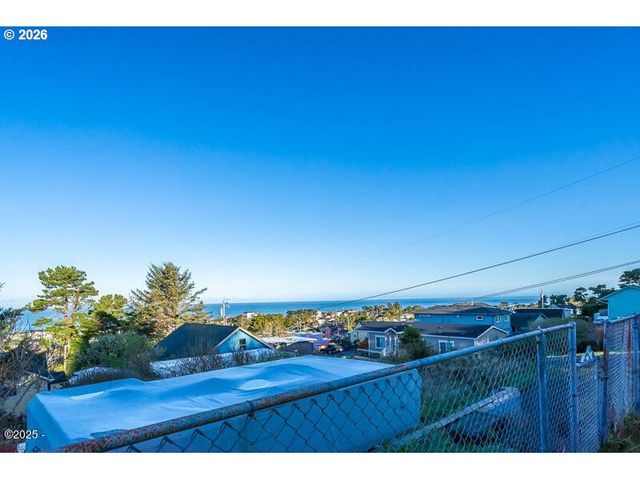 1740 Ne 16TH St, Lincoln City, OR 97367