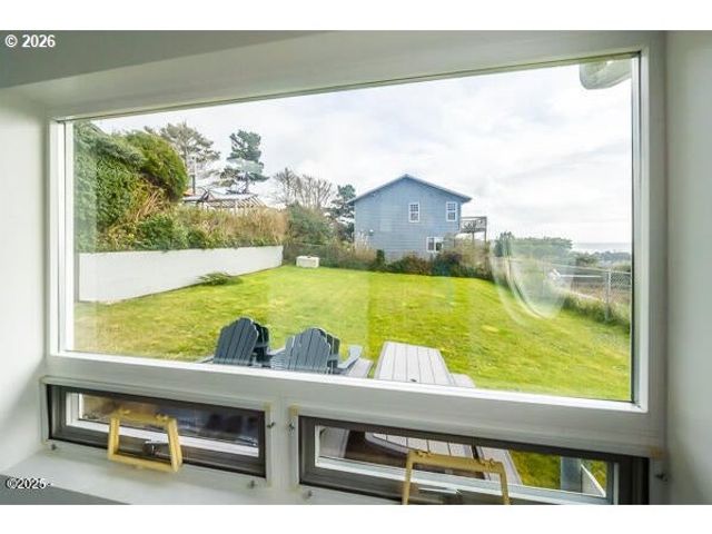 1740 Ne 16TH St, Lincoln City, OR 97367