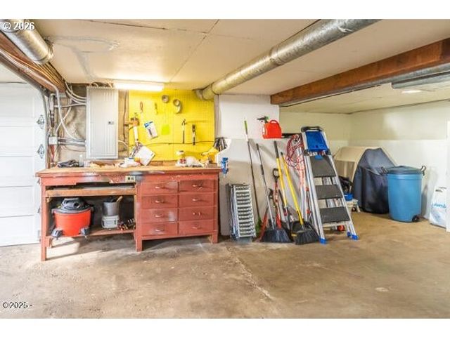 1740 Ne 16TH St, Lincoln City, OR 97367