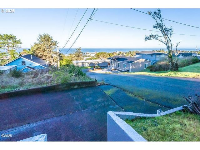 1740 Ne 16TH St, Lincoln City, OR 97367