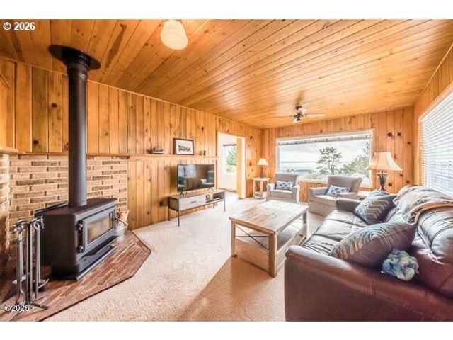 1740 Ne 16TH St, Lincoln City, OR 97367