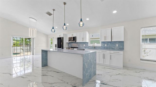 11708 CARROLLWOOD COVE DRIVE, Tampa, FL 33624