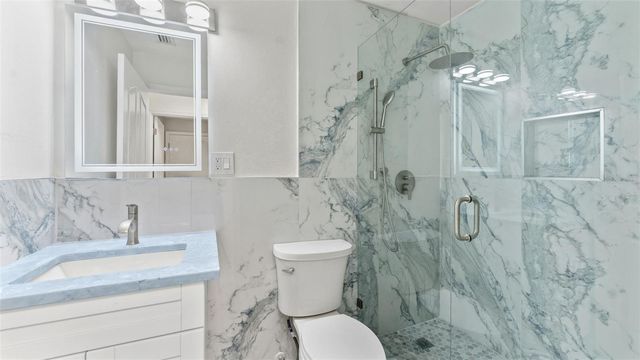 11708 CARROLLWOOD COVE DRIVE, Tampa, FL 33624
