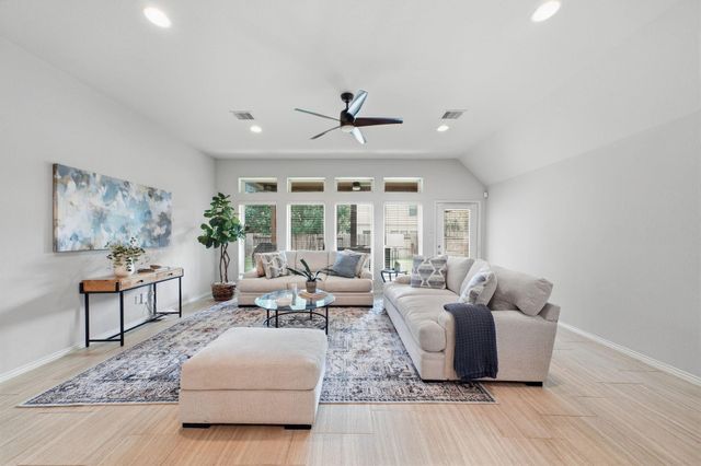 2903 Thornridge Bend Court, Pearland, TX 77584