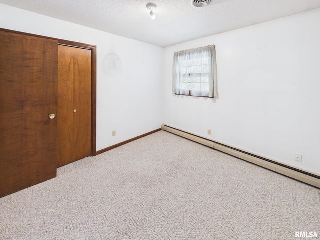 240 Trillium Lane, Springfield, IL 62707