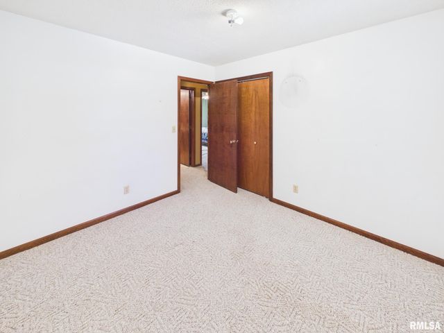 240 Trillium Lane, Springfield, IL 62707