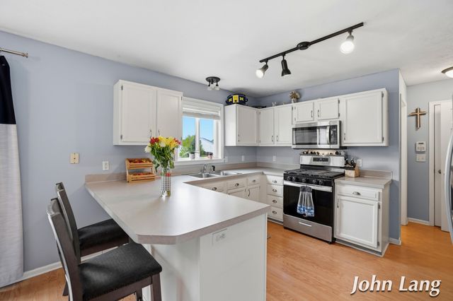 6619 Madison Avenue Se, Gaines Twp, MI 49548