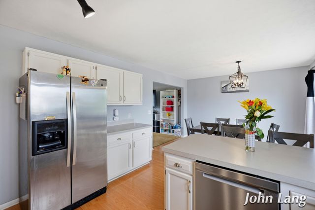 6619 Madison Avenue Se, Gaines Twp, MI 49548