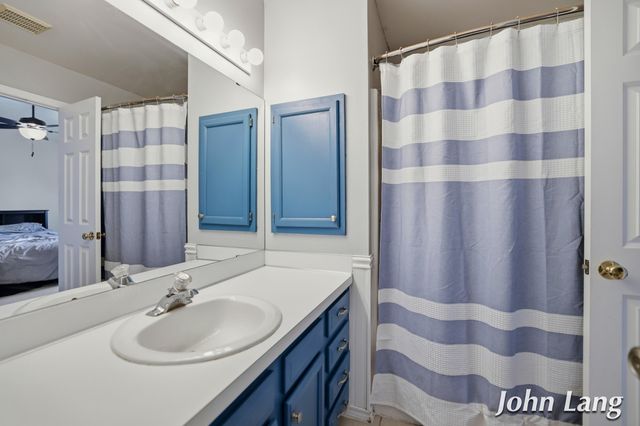 6619 Madison Avenue Se, Gaines Twp, MI 49548