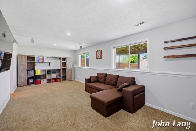 6619 Madison Avenue Se, Gaines Twp, MI 49548
