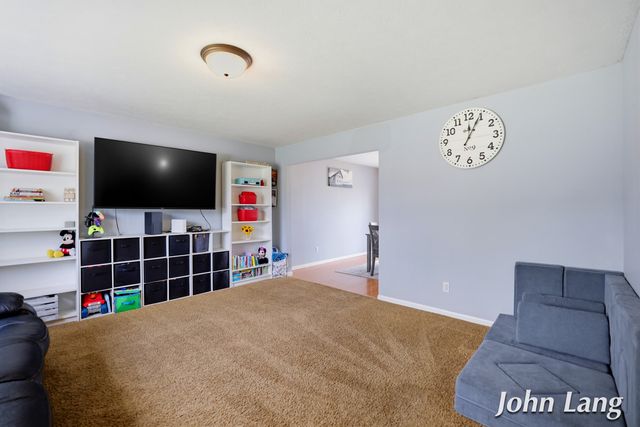 6619 Madison Avenue Se, Gaines Twp, MI 49548