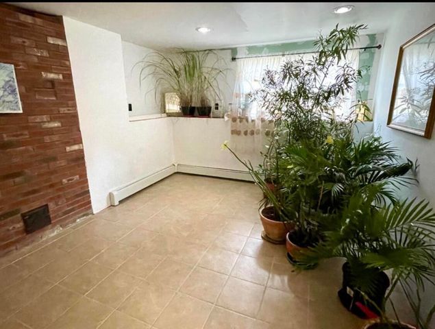 8 Scraggy Neck Rd Extension, Cataumet, MA 02534