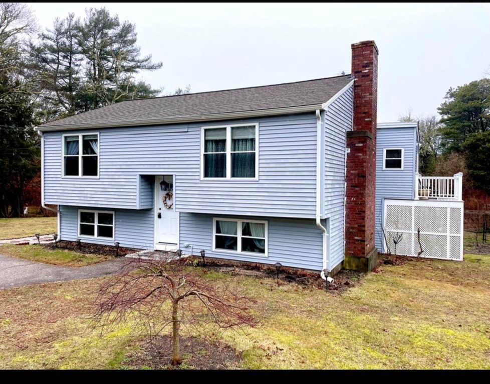 8 Scraggy Neck Rd Extension, Cataumet, MA 02534