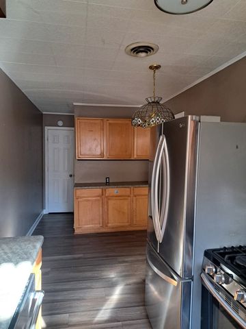 7807 Parkside Avenue, Burbank, IL 60459