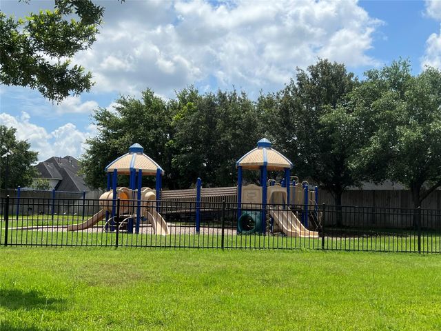 4438 Kirk Manor Court, Fresno, TX 77545