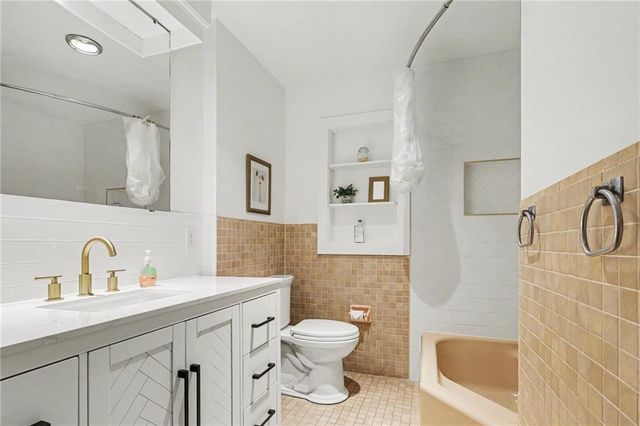 107 E Santa Fe Trail, Kansas City, MO 64145