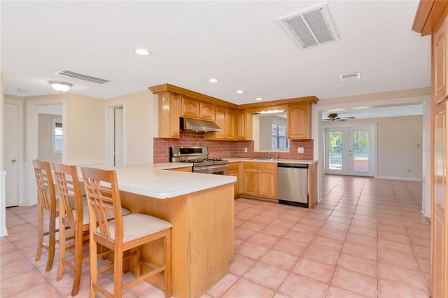 7124 CYPRESS KNOLL DRIVE, New Port Richey, FL 34653