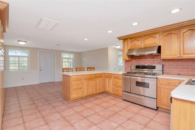 7124 CYPRESS KNOLL DRIVE, New Port Richey, FL 34653